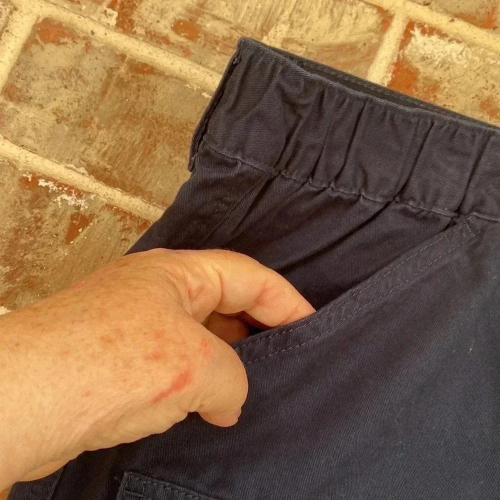 Croft & Borrow Navy Elasticized Sides Plus Size Cargo Shorts - Picture 2 of 14